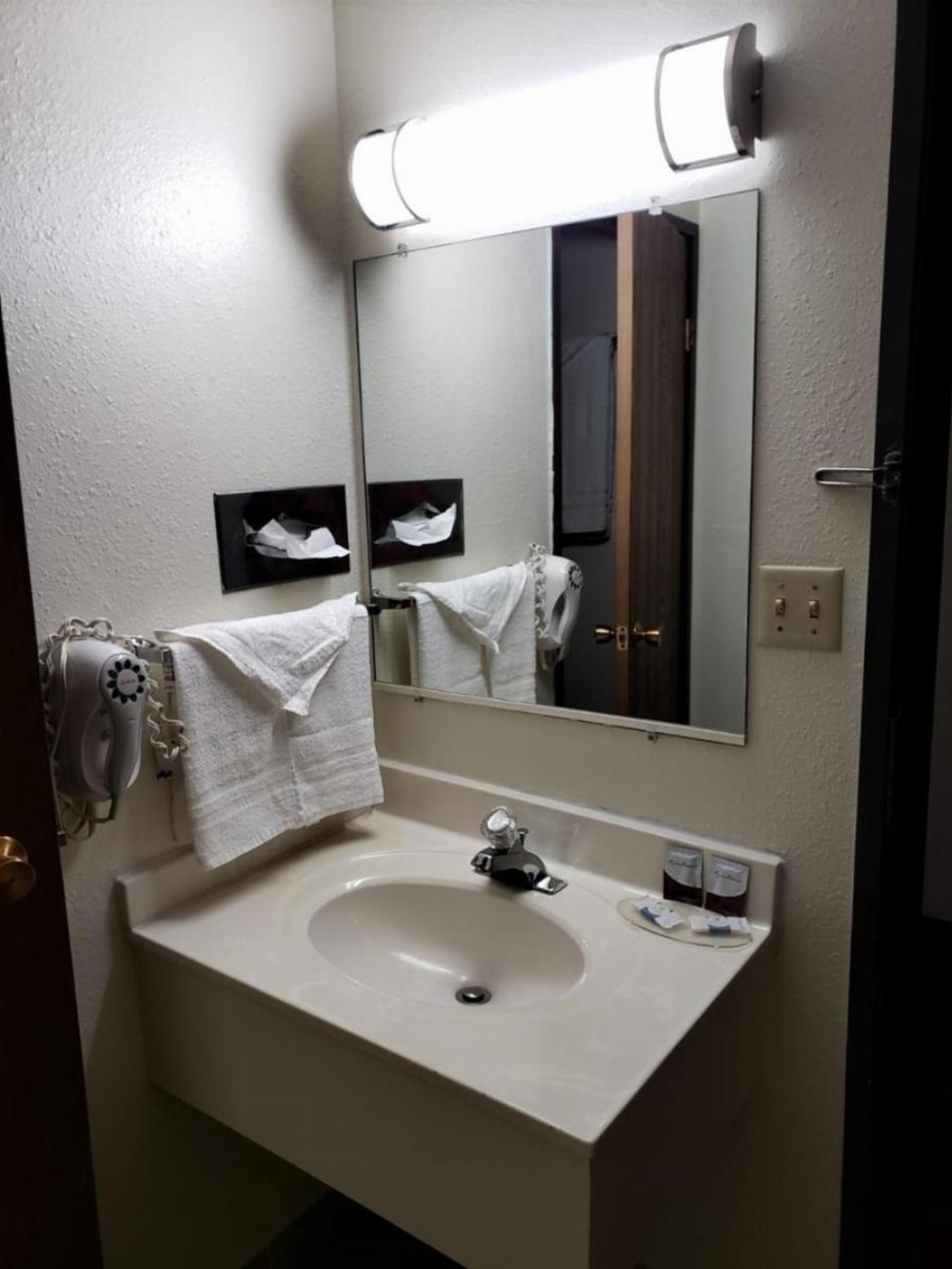Value Inn & Suites Salina Image 14
